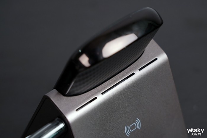 Slider多功能四合一无线充电底座体验不朽情缘平台推荐PITAKA MagEZ(图4)